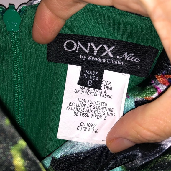 Beautiful ONYX Tropical Print Gown - Picture 9 of 9